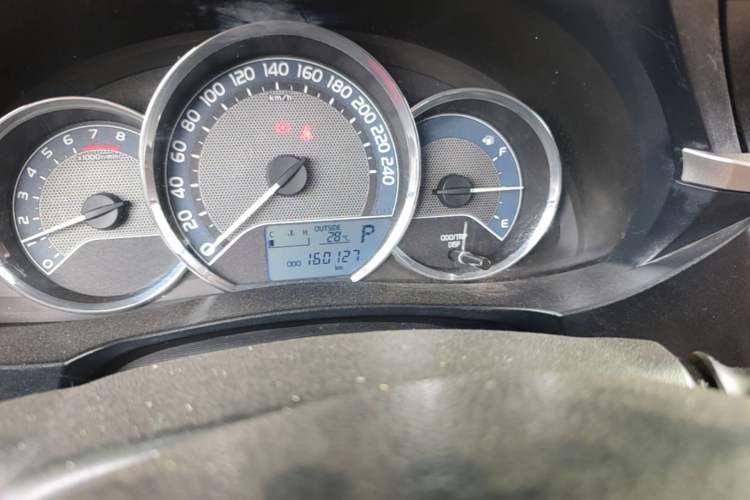 Used Toyota Corolla 2014 1.6L CVT GL Odometer Close Up