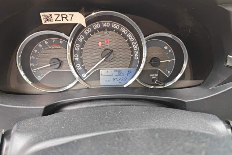 Used Toyota Corolla 2014 1.6L CVT GL Odometer Close Up