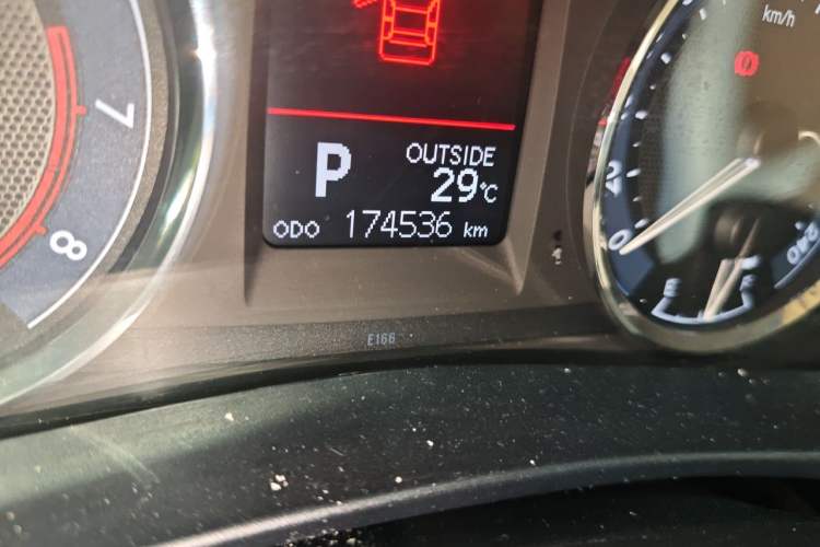 Used Toyota Corolla 2014 1.6L CVT GL-i Odometer Close Up