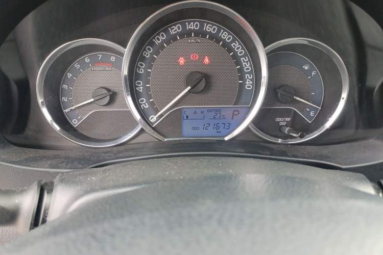 Used Toyota Corolla 2014 1.6L CVT GL Odometer Close Up