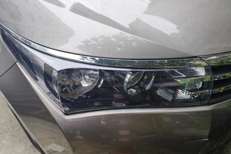 Used Toyota Corolla 2014 1.6L CVT GL-i Right Front Headlight