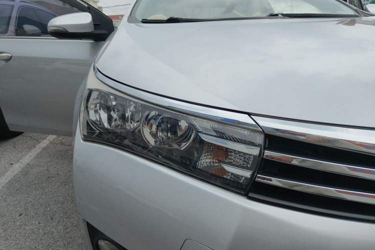 Used Toyota Corolla 2014 1.6L CVT GL Right Front Headlight