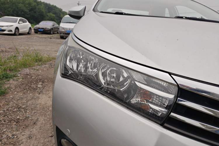 Used Toyota Corolla 2014 1.6L CVT GL-i Right Front Headlight