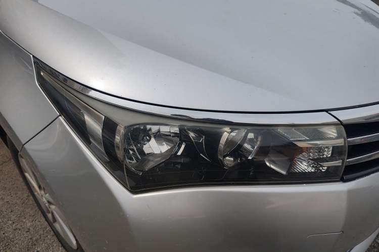 Used Toyota Corolla 2014 1.6L CVT GL-i Right Front Headlight