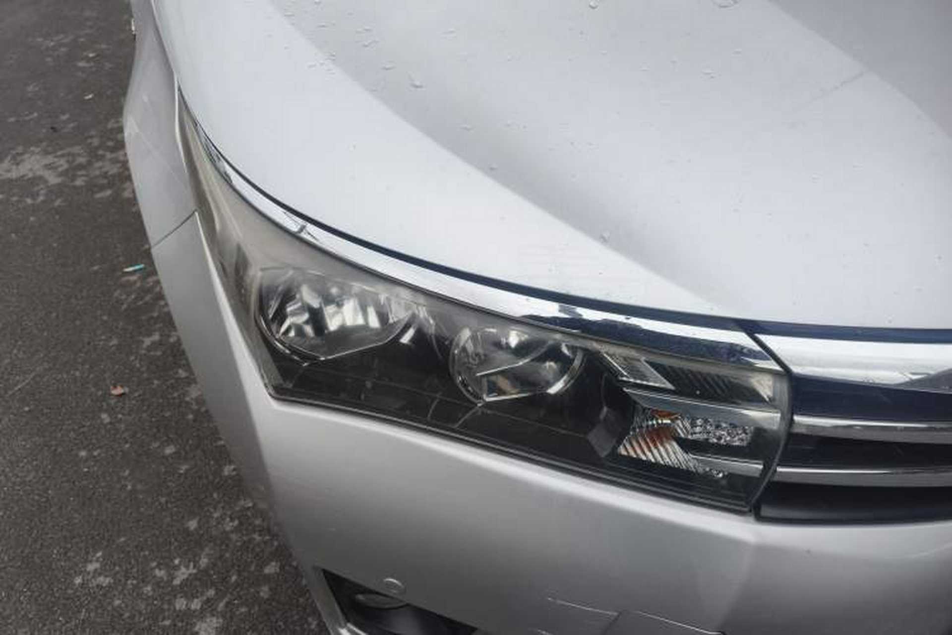 Used Toyota Corolla 2014 1.6L CVT GL-i Right Front Headlight