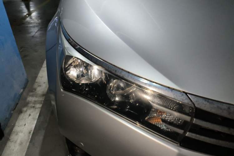Used Toyota Corolla 2014 1.6L CVT GL-i Right Front Headlight