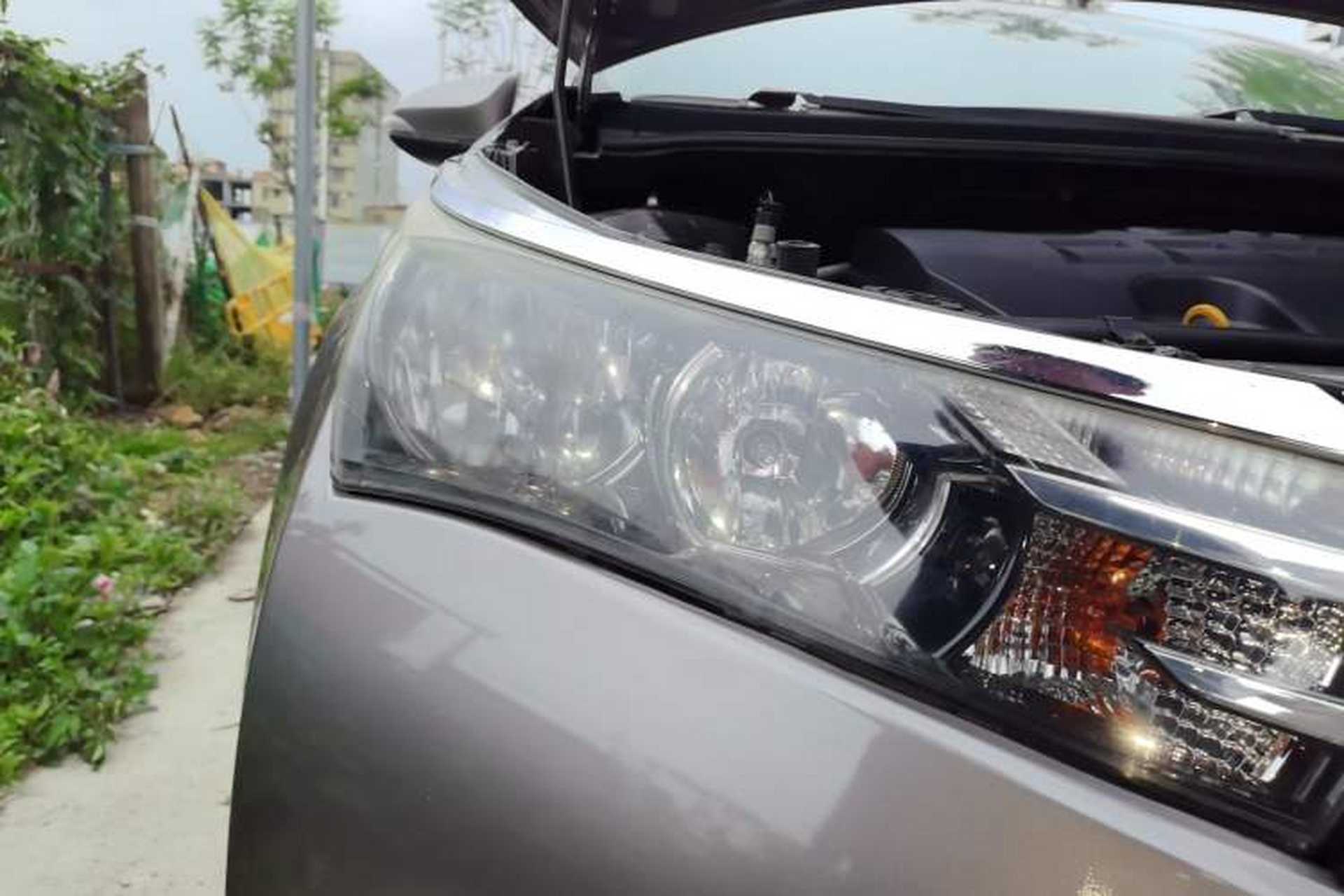 Used Toyota Corolla 2014 1.6L CVT GL-i Right Front Headlight