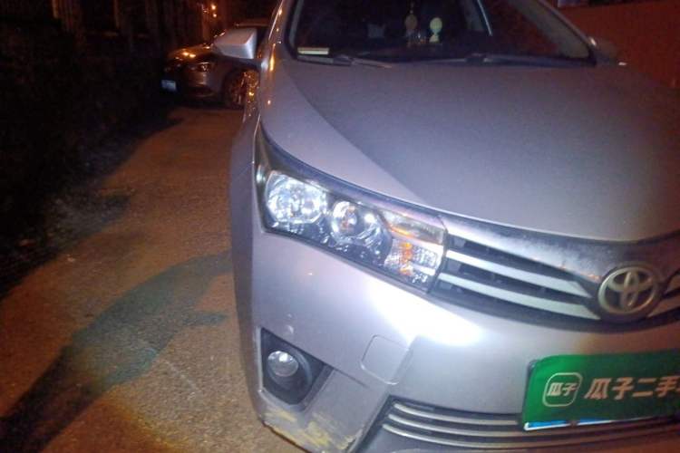 Used Toyota Corolla 2014 1.6L CVT GL-i Right Front Headlight
