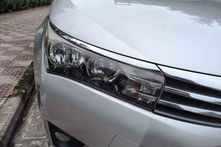 Used Toyota Corolla 2014 1.6L CVT GL Right Front Headlight