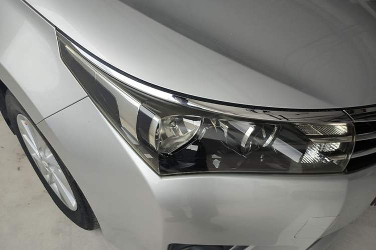 Used Toyota Corolla 2014 1.6L Manual GL Right Front Headlight