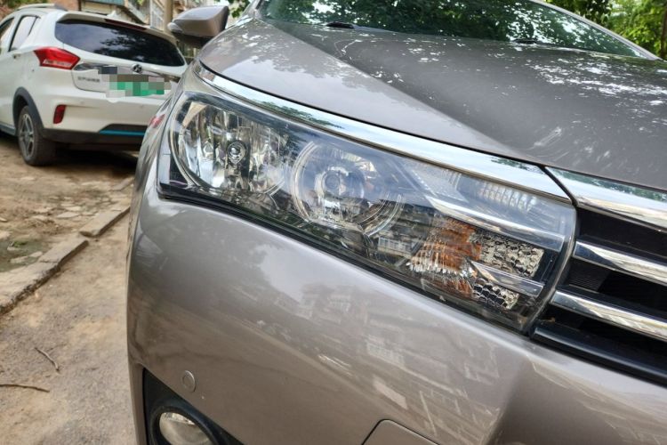 Used Toyota Corolla 2014 1.6L CVT GL-i Right Front Headlight