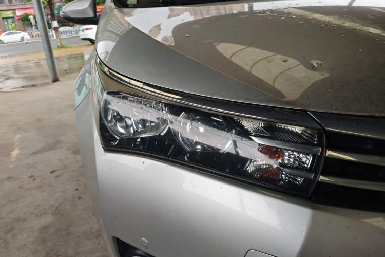 Used Toyota Corolla 2014 1.6L Manual GL-i Right Front Headlight