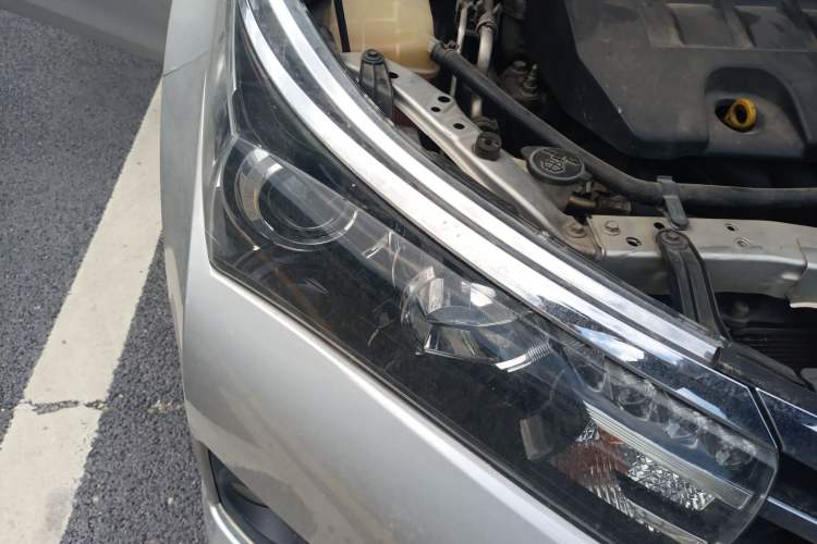 Used Toyota Corolla 2014 1.6L CVT GL Right Front Headlight