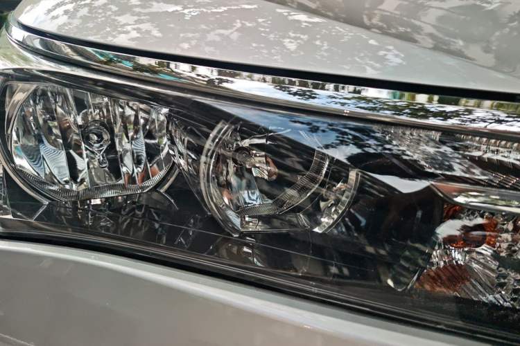Used Toyota Corolla 2014 1.6L CVT GL-i Right Front Headlight
