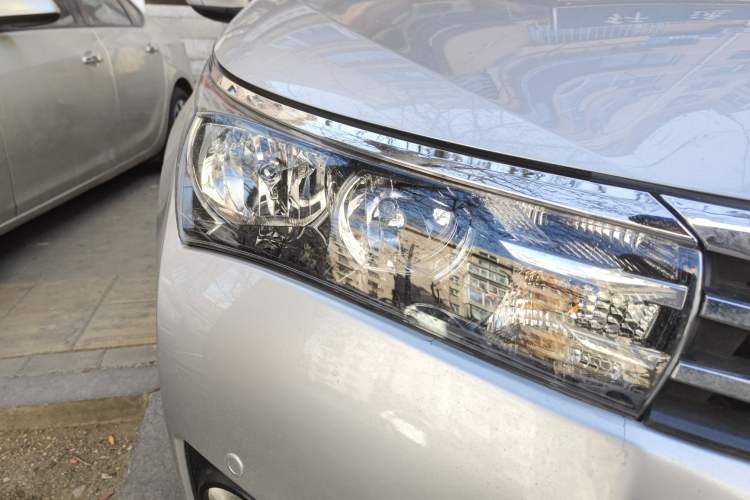 Used Toyota Corolla 2014 1.6L CVT GL-i Leather Edition Right Front Headlight