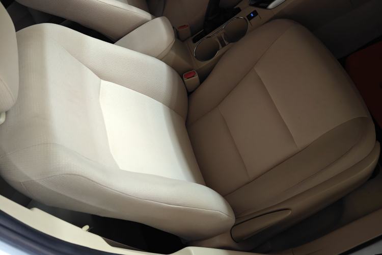 Used Toyota Corolla 2014 1.6L CVT GL Right Front Seat