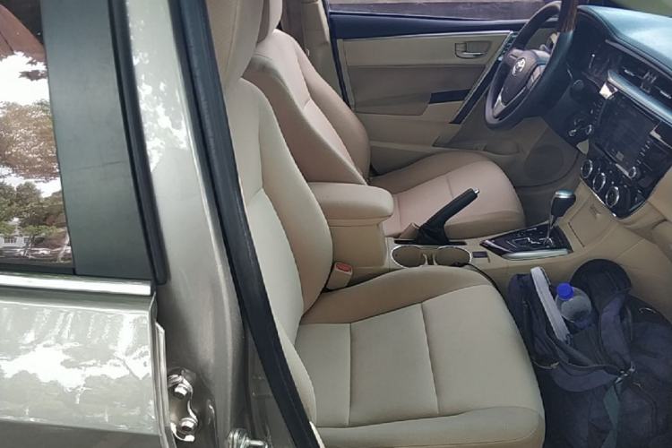Used Toyota Corolla 2014 1.6L CVT GL-i Right Front Seat