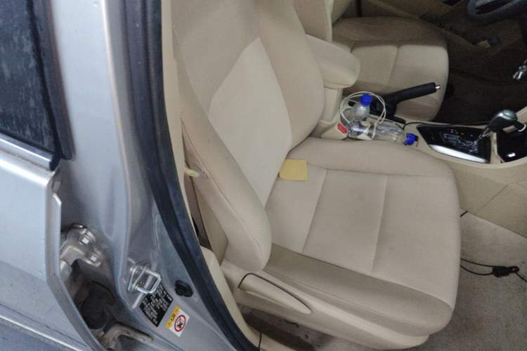 Used Toyota Corolla 2014 1.6L CVT GL-i Right Front Seat