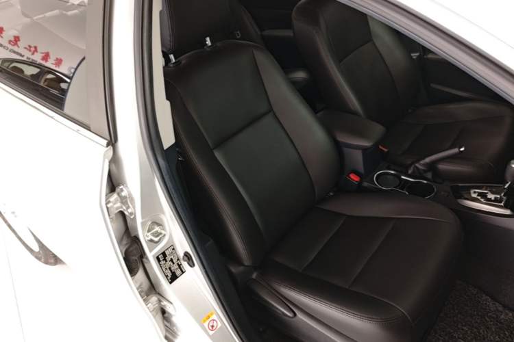 Used Toyota Corolla 2014 1.6L CVT GL Right Front Seat