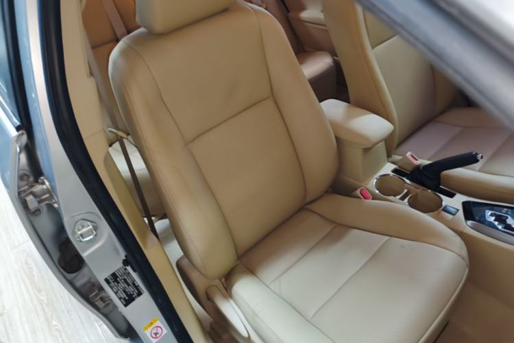 Used Toyota Corolla 2014 1.6L CVT GL Right Front Seat