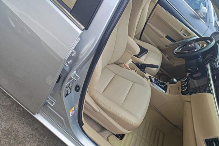 Used Toyota Corolla 2014 1.6L CVT GL Right Front Seat