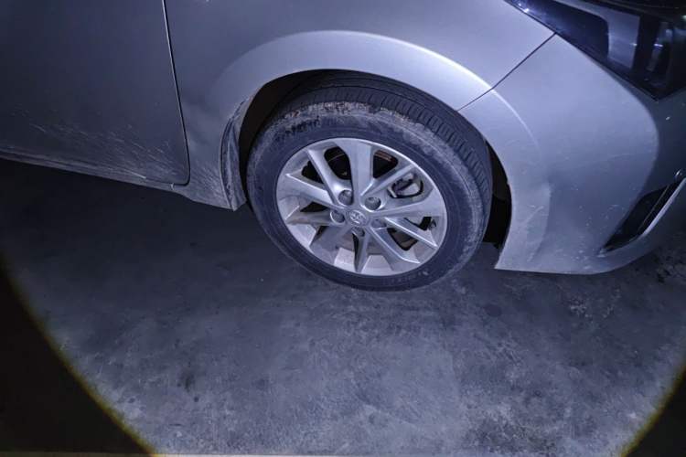 Used Toyota Corolla 2014 1.6L CVT GL-i Leather Edition Right Front Wheel Hub