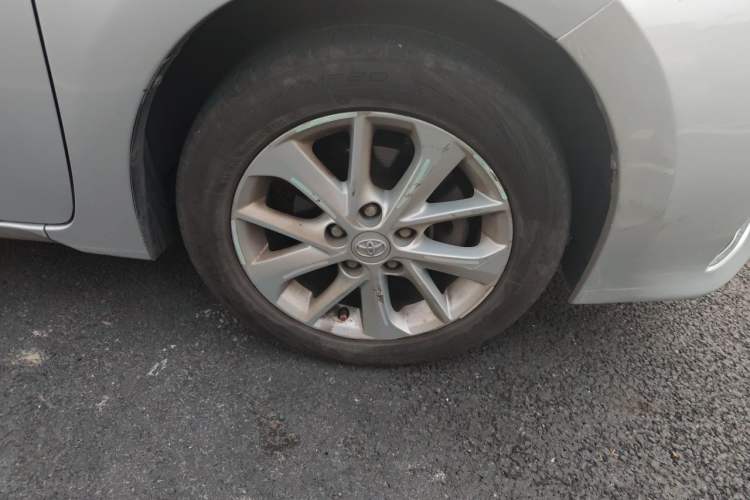 Used Toyota Corolla 2014 1.6L CVT GL-i Leather Edition Right Front Wheel Hub