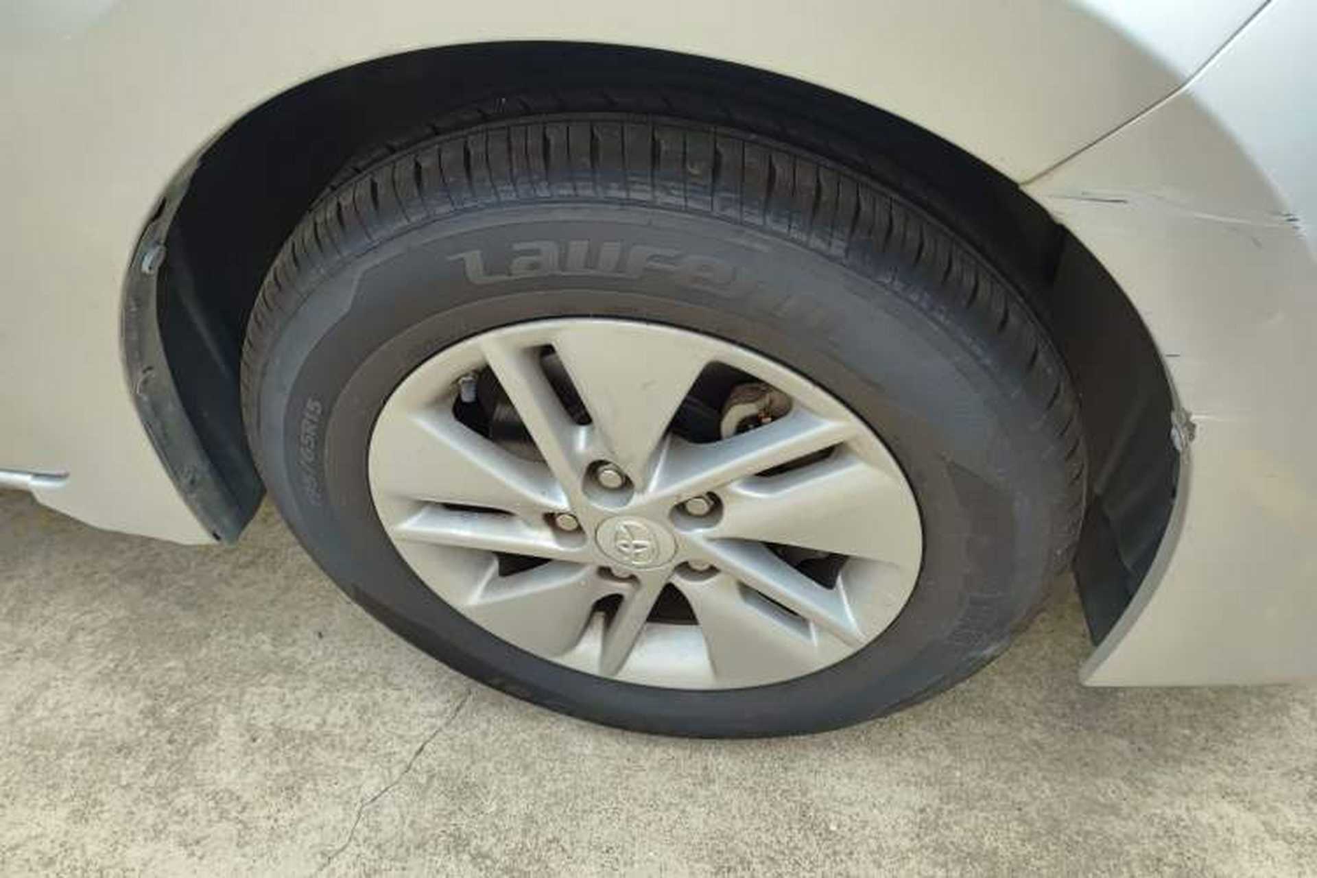 Used Toyota Corolla 2014 1.6L CVT GL-i Right Front Wheel Hub