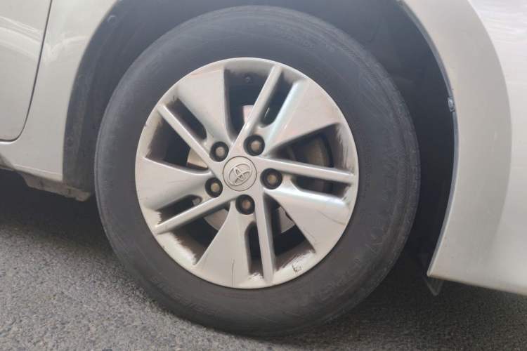 Used Toyota Corolla 2014 1.6L CVT GL-i Right Front Wheel Hub