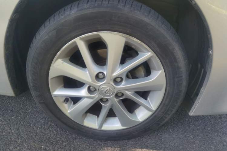 Used Toyota Corolla 2014 1.6L CVT GL-i Leather Edition Right Front Wheel Hub