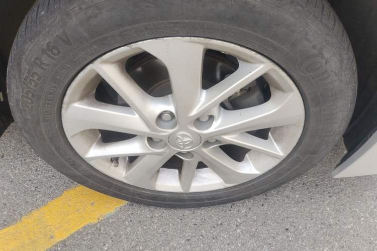 Used Toyota Corolla 2014 1.6L CVT GL-i Leather Edition Right Front Wheel Hub