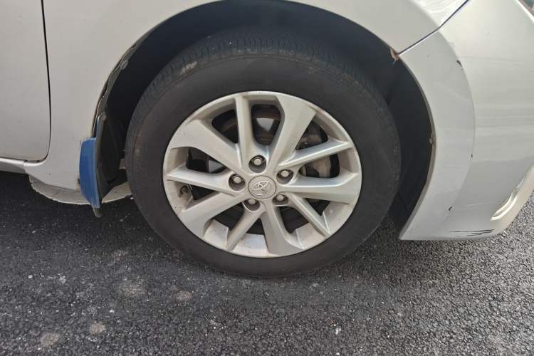 Used Toyota Corolla 2014 1.6L CVT GL-i Leather Edition Right Front Wheel Hub
