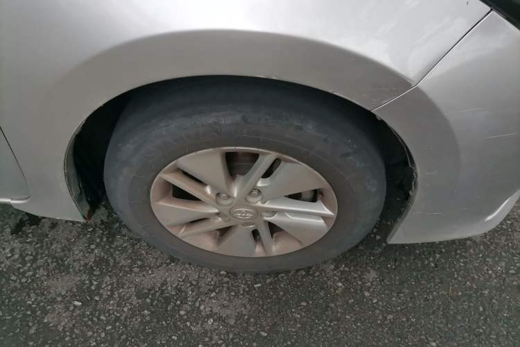 Used Toyota Corolla 2014 1.6L CVT GL Right Front Wheel Hub