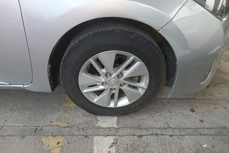 Used Toyota Corolla 2014 1.6L CVT GL-i Right Front Wheel Hub
