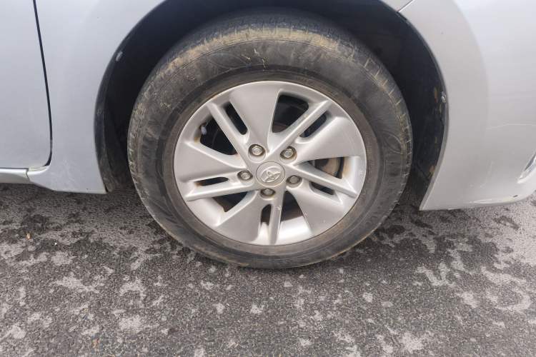 Used Toyota Corolla 2014 1.6L CVT GL-i Right Front Wheel Hub