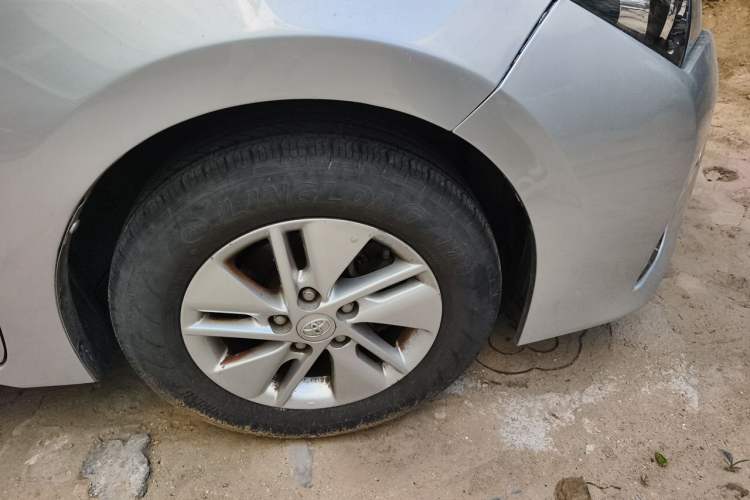 Used Toyota Corolla 2014 1.6L CVT GL-i Right Front Wheel Hub