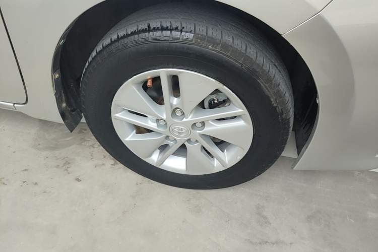 Used Toyota Corolla 2014 1.6L Manual GL Right Front Wheel Hub