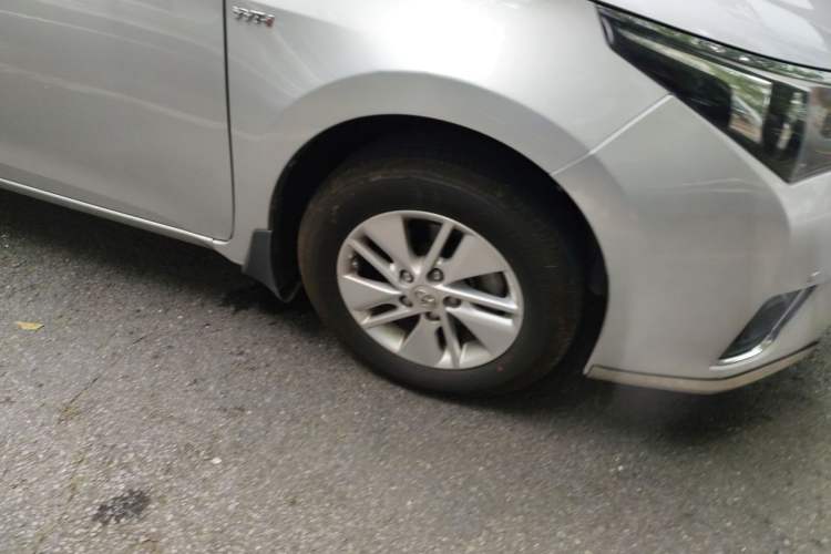 Used Toyota Corolla 2014 1.6L Manual GL Right Front Wheel Hub