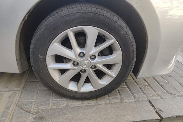 Used Toyota Corolla 2014 1.6L CVT GL-i Leather Edition Right Front Wheel Hub