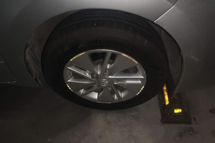 Used Toyota Corolla 2014 1.6L Manual GL Right Front Wheel Hub