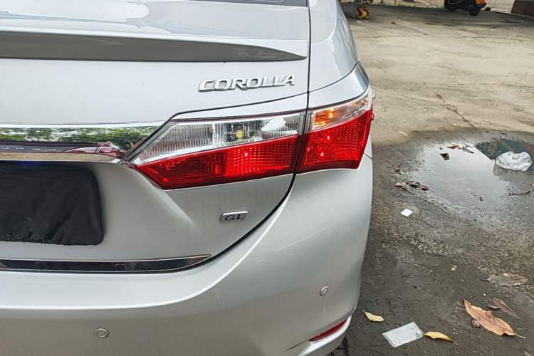 Used Toyota Corolla 2014 1.6L CVT GL Right Rear Taillight