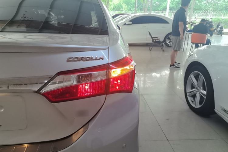 Used Toyota Corolla 2014 1.6L CVT GL-i Right Rear Taillight