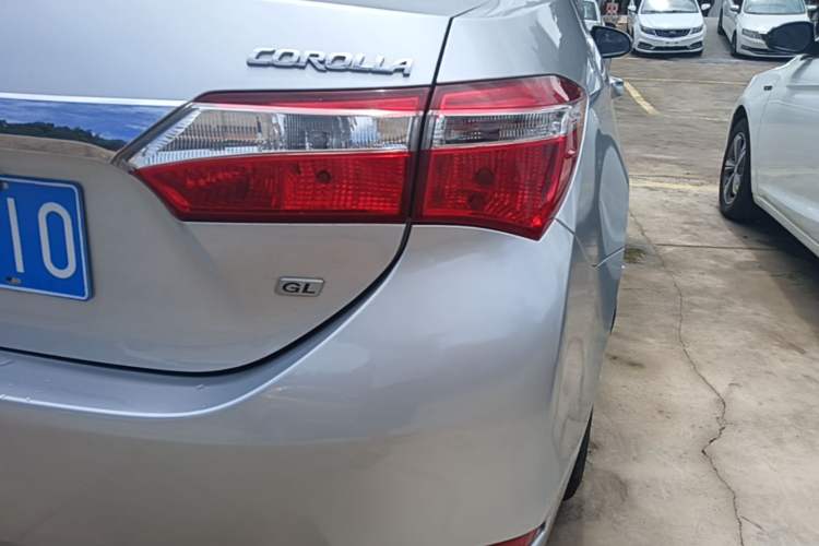 Used Toyota Corolla 2014 1.6L CVT GL Right Rear Taillight