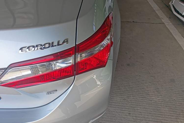 Used Toyota Corolla 2014 1.6L CVT GL Right Rear Taillight