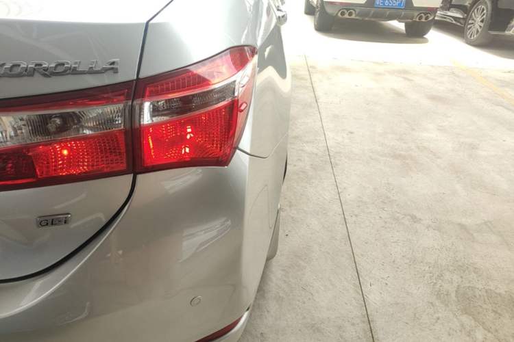 Used Toyota Corolla 2014 1.6L CVT GL-i Right Rear Taillight