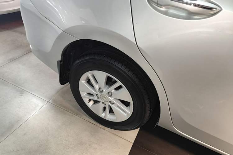 Used Toyota Corolla 2014 1.6L CVT GL Right Rear Wheel Hub
