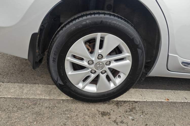 Used Toyota Corolla 2014 1.6L CVT GL-i Right Rear Wheel Hub