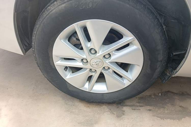 Used Toyota Corolla 2014 1.6L CVT GL Right Rear Wheel Hub