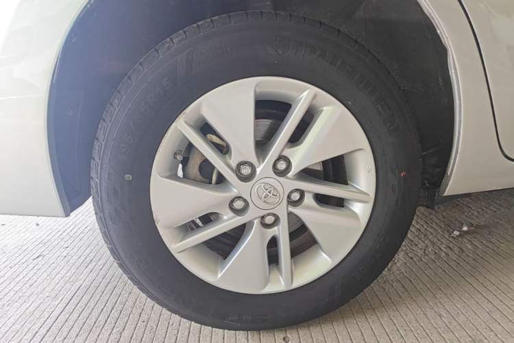 Used Toyota Corolla 2014 1.6L CVT GL Right Rear Wheel Hub