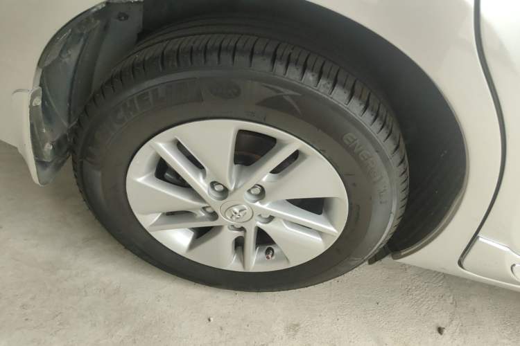 Used Toyota Corolla 2014 1.6L CVT GL-i Right Rear Wheel Hub